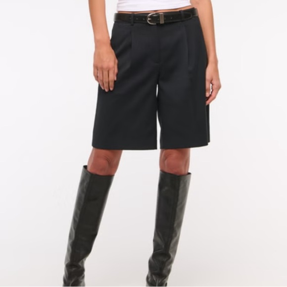 A&F MID RISE BERMUDA DRESS SHORT - Picture 1 of 3